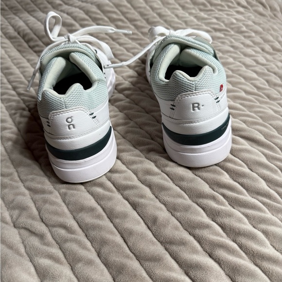 ON Cloud Women’s The Roger Advantage - Picture 2 of 4